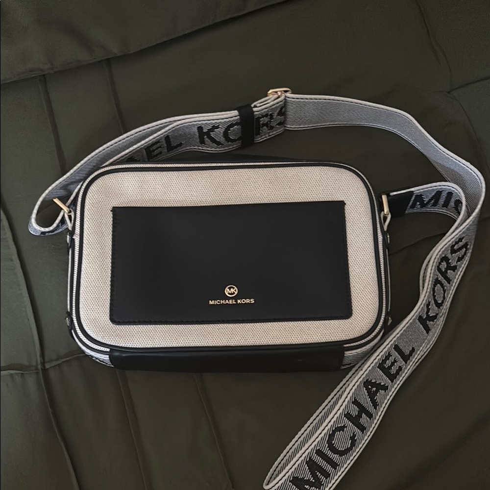Michael Kors Black and Cream Shoulder Bag
